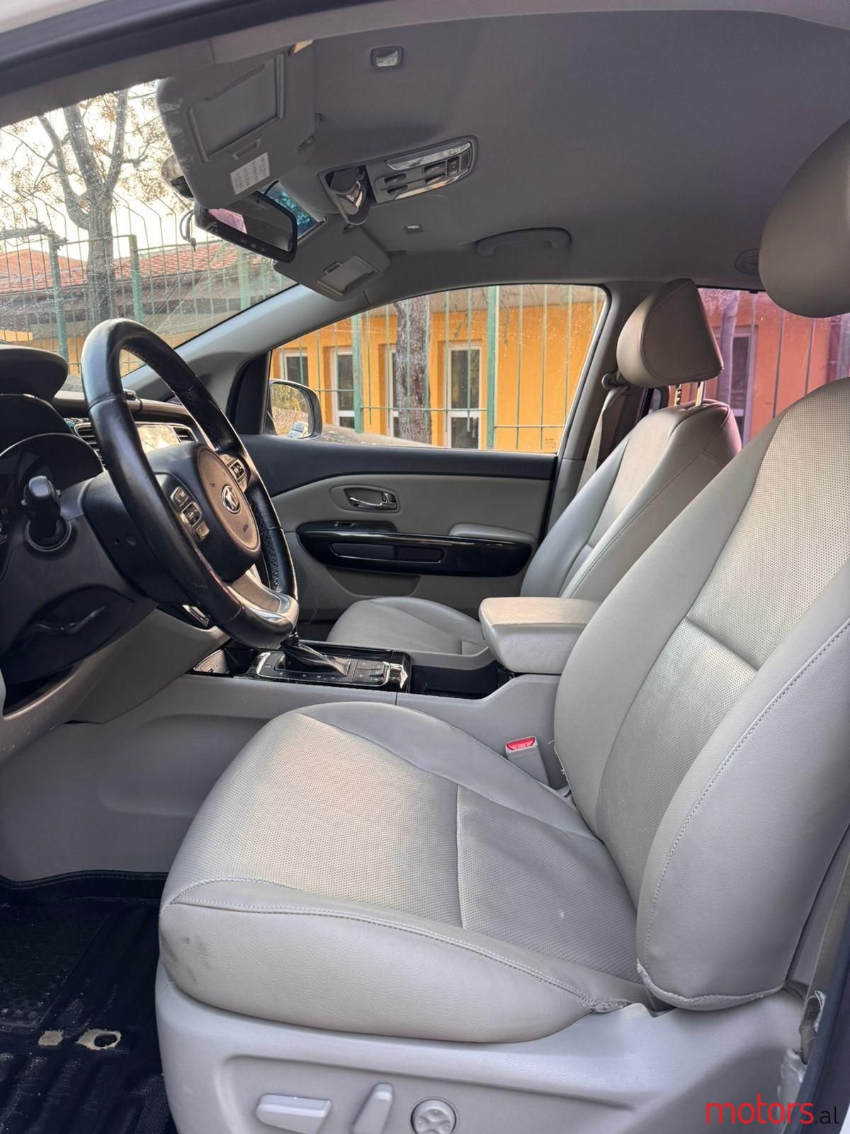 2014' Kia Carnival photo #4