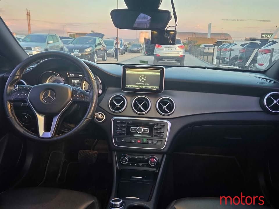 2015' Mercedes-Benz CLA 200 photo #5