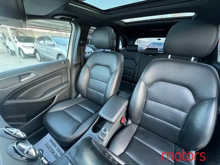 2012' Mercedes-Benz B 200 photo #4