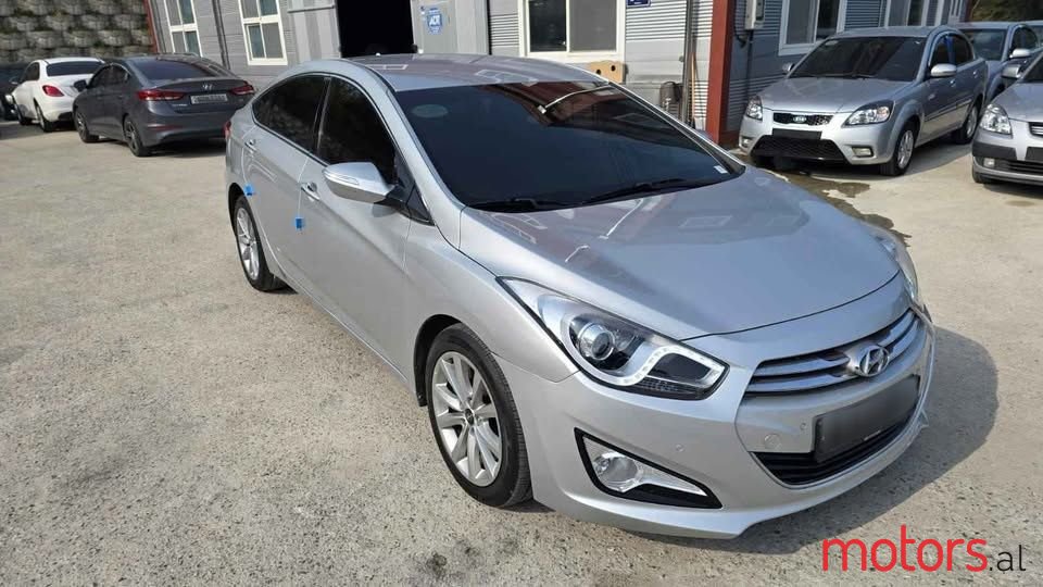 2013' Hyundai i40 photo #1