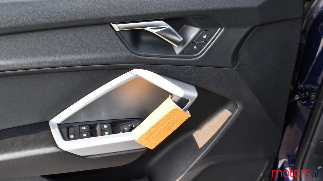 2023' Audi Q3 photo #4