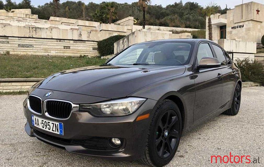 2012' BMW 320 photo #1