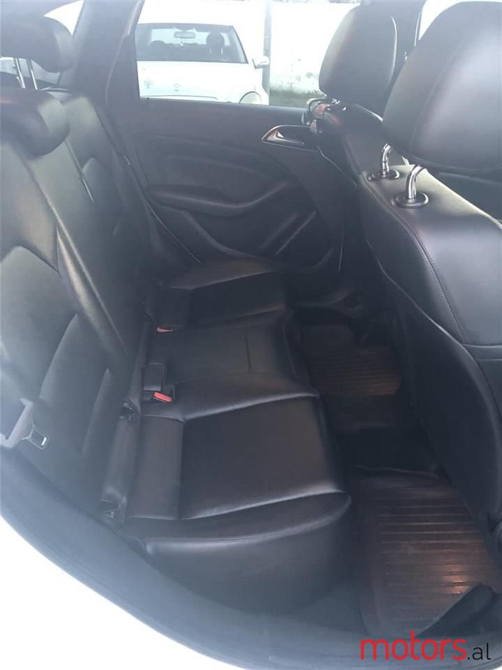 2013' Mercedes-Benz B 180 photo #3