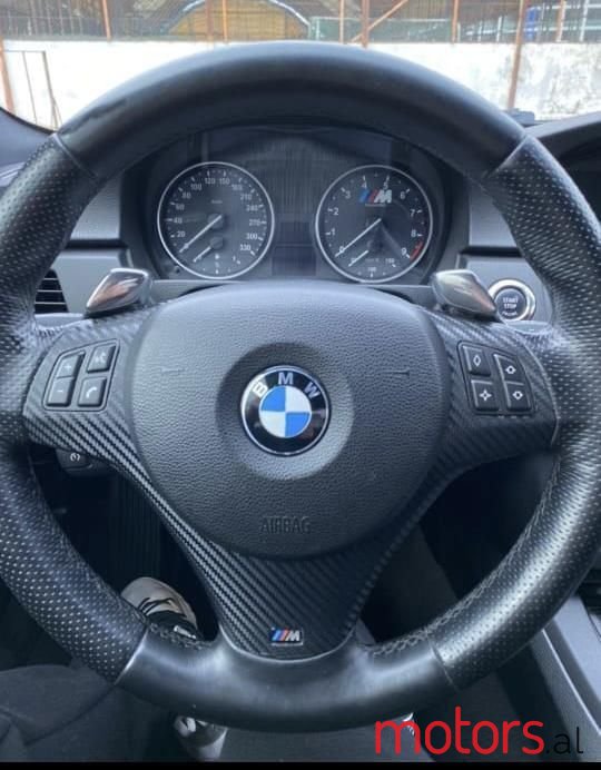 2009' BMW 330 photo #4