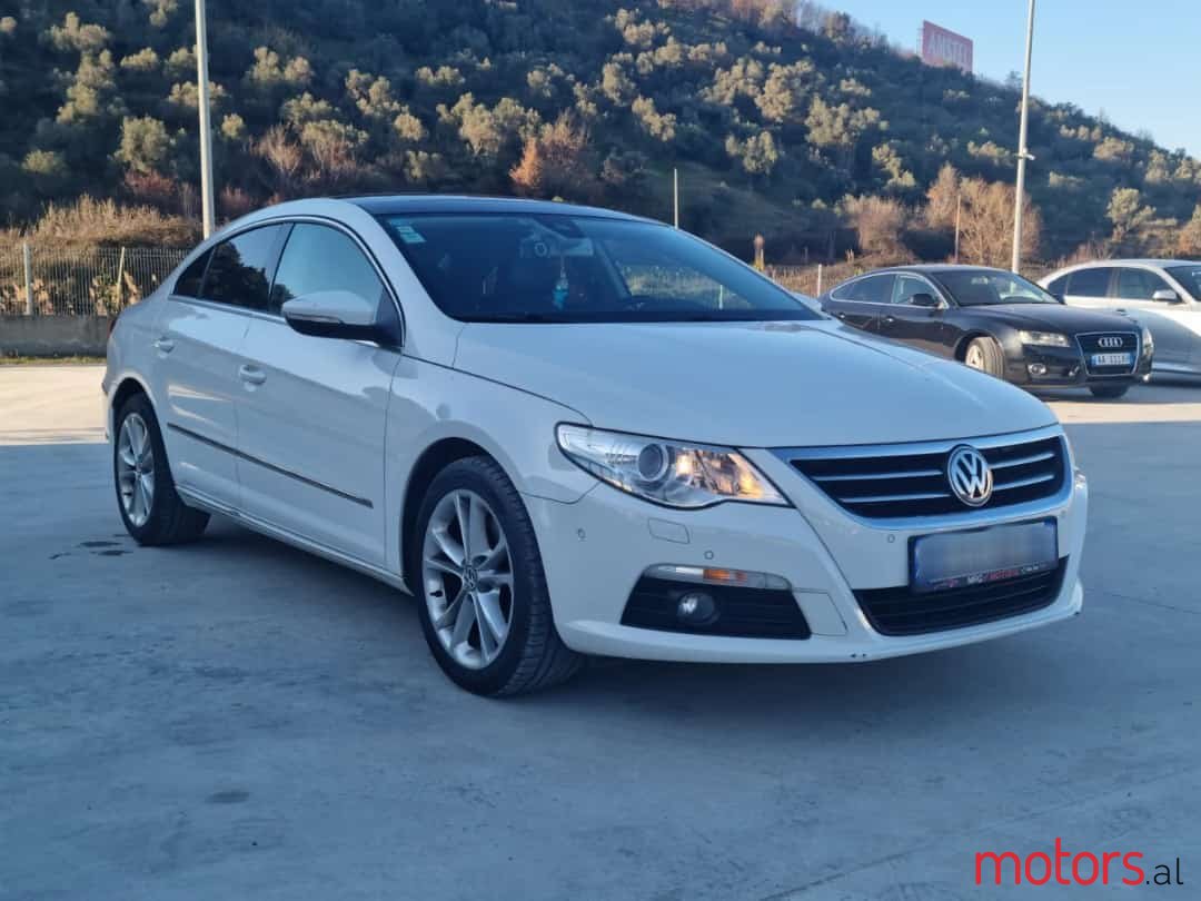 2012' Volkswagen Passat CC photo #2