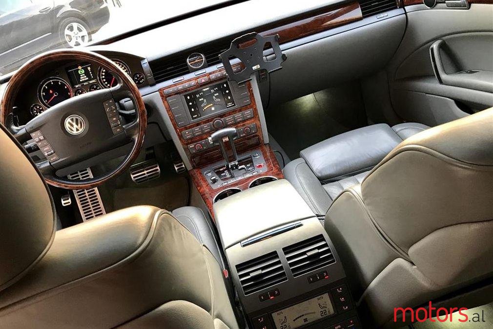 2004' Volkswagen Phaeton photo #4