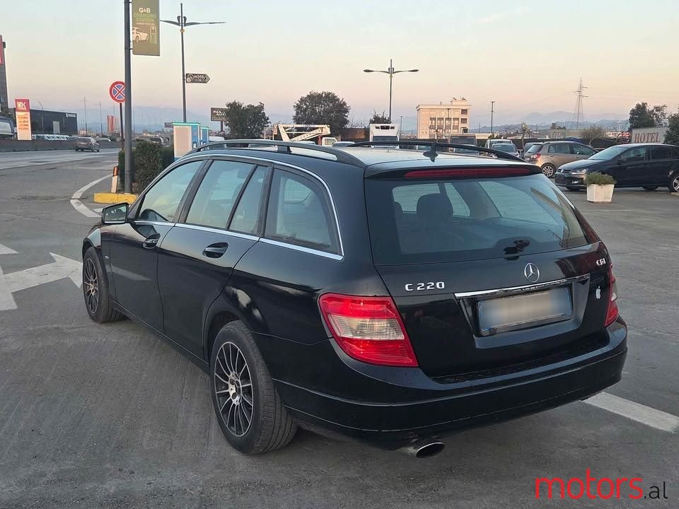 2010' Mercedes-Benz 220 photo #3
