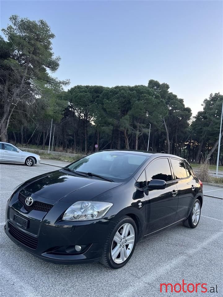 2008' Toyota Auris photo #2