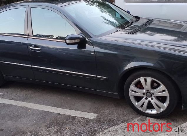 2002' Mercedes-Benz E-Class photo #1