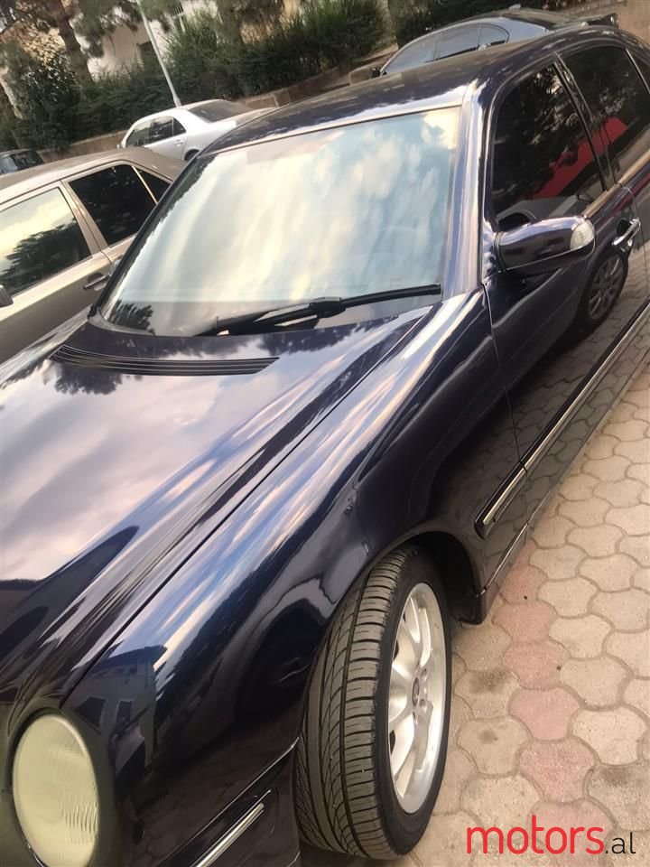 2000' Mercedes-Benz E 270 photo #5