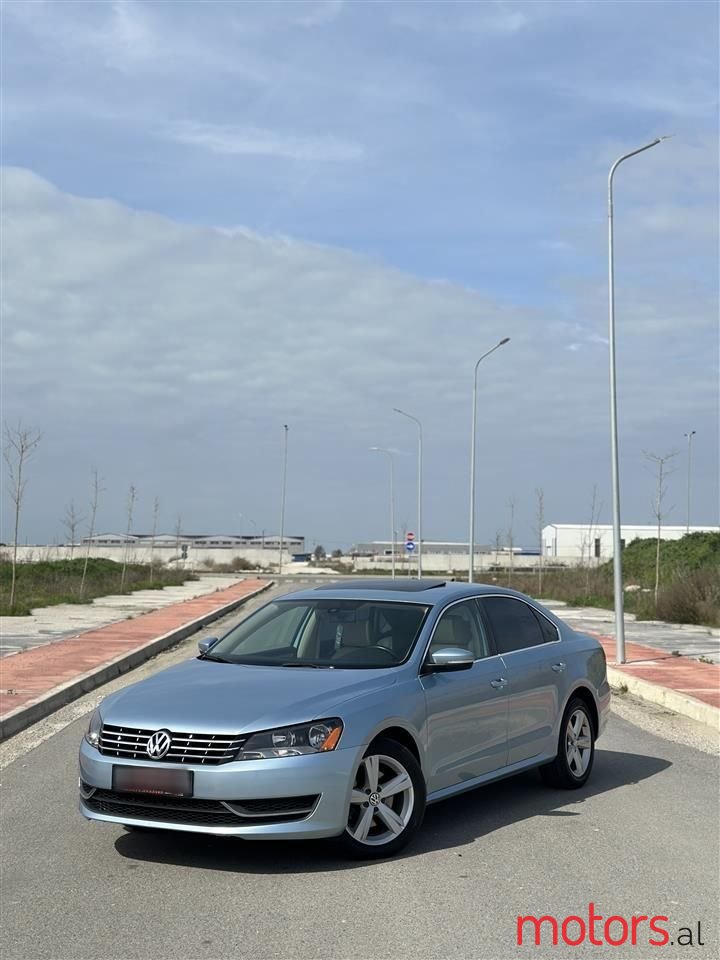 2013' Volkswagen Passat photo #1