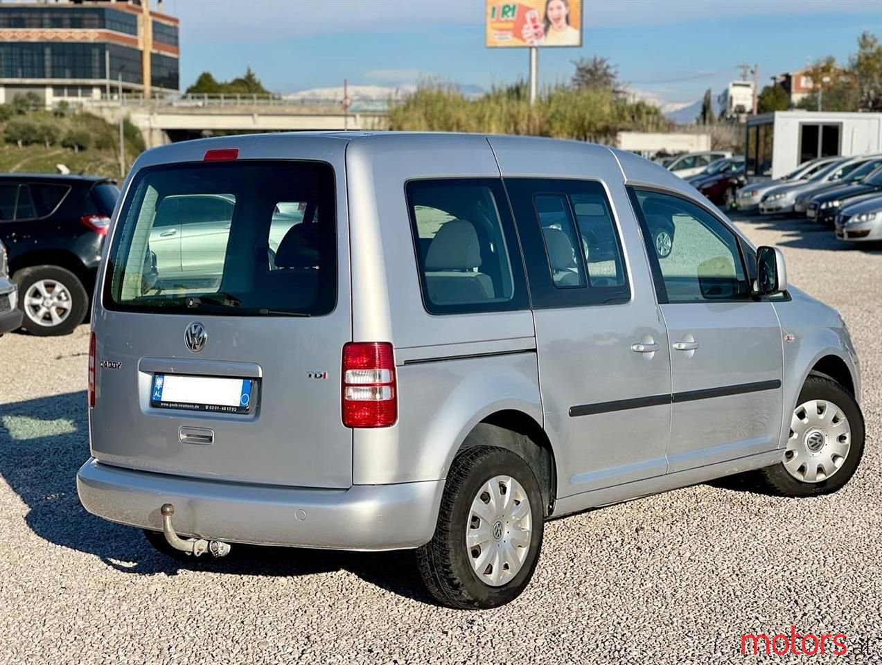 2011' Volkswagen Caddy photo #2