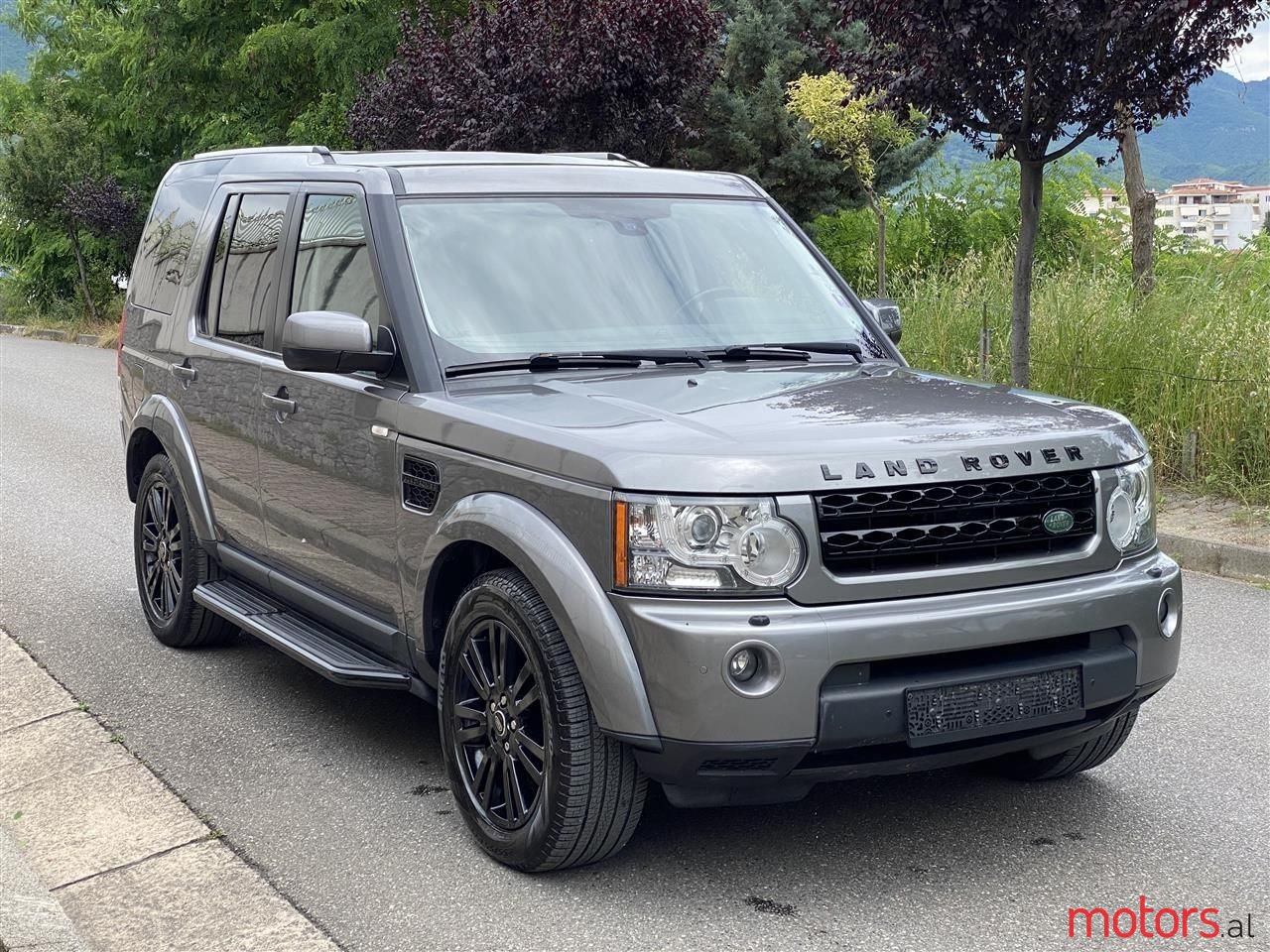 2012' Land Rover Discovery photo #1