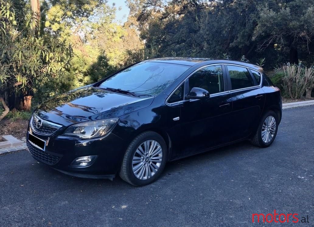 2015' Opel Astra photo #3