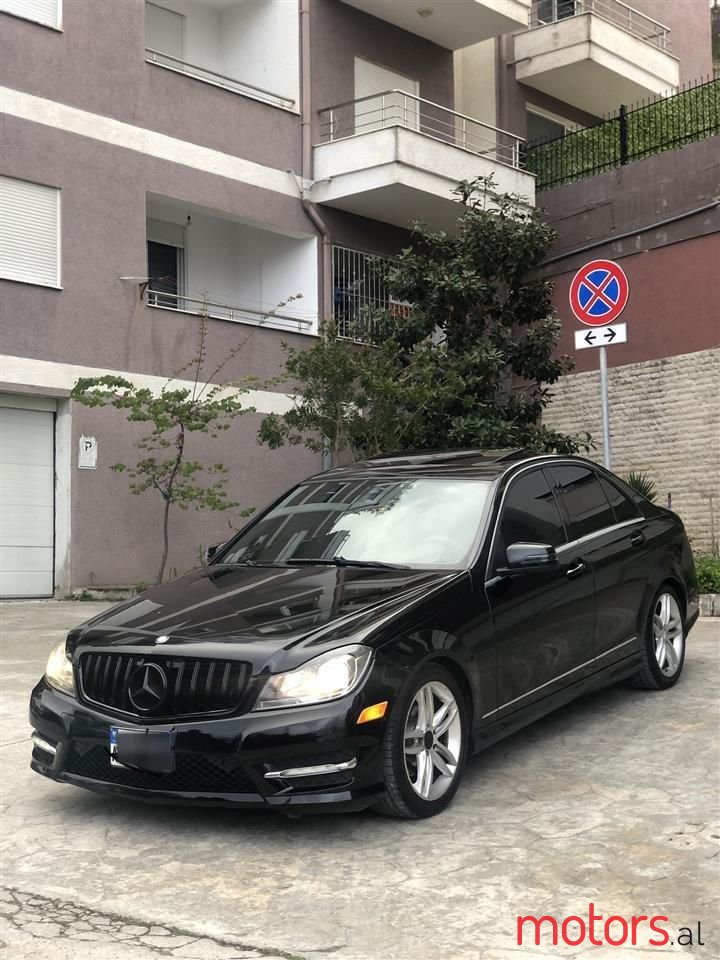 2012' Mercedes-Benz C 300 photo #5