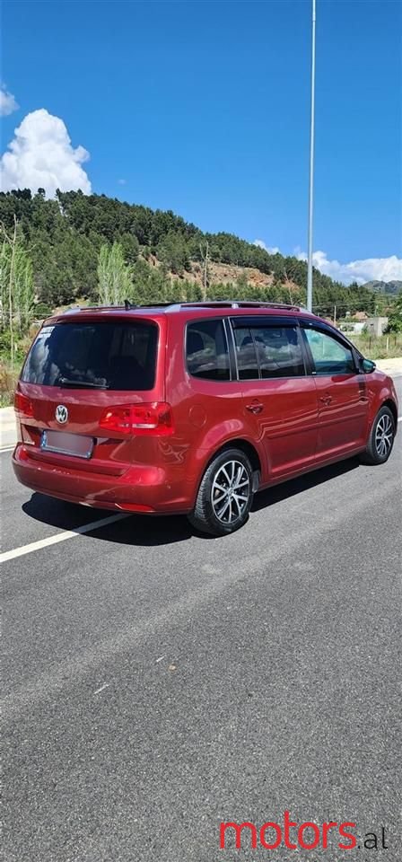 2012' Volkswagen Touran photo #6