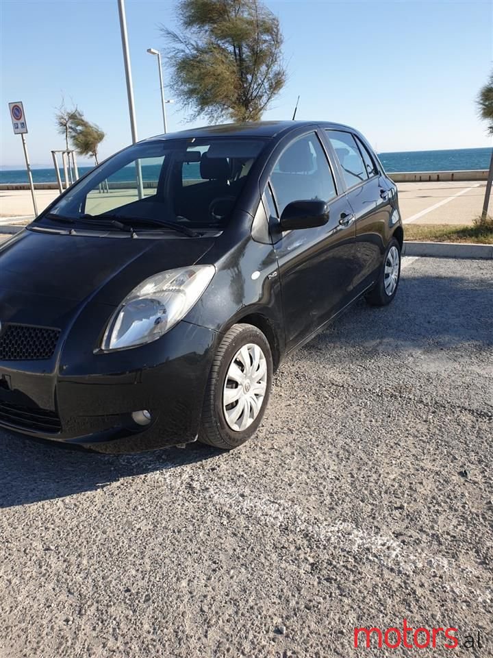 2008' Toyota Yaris photo #1