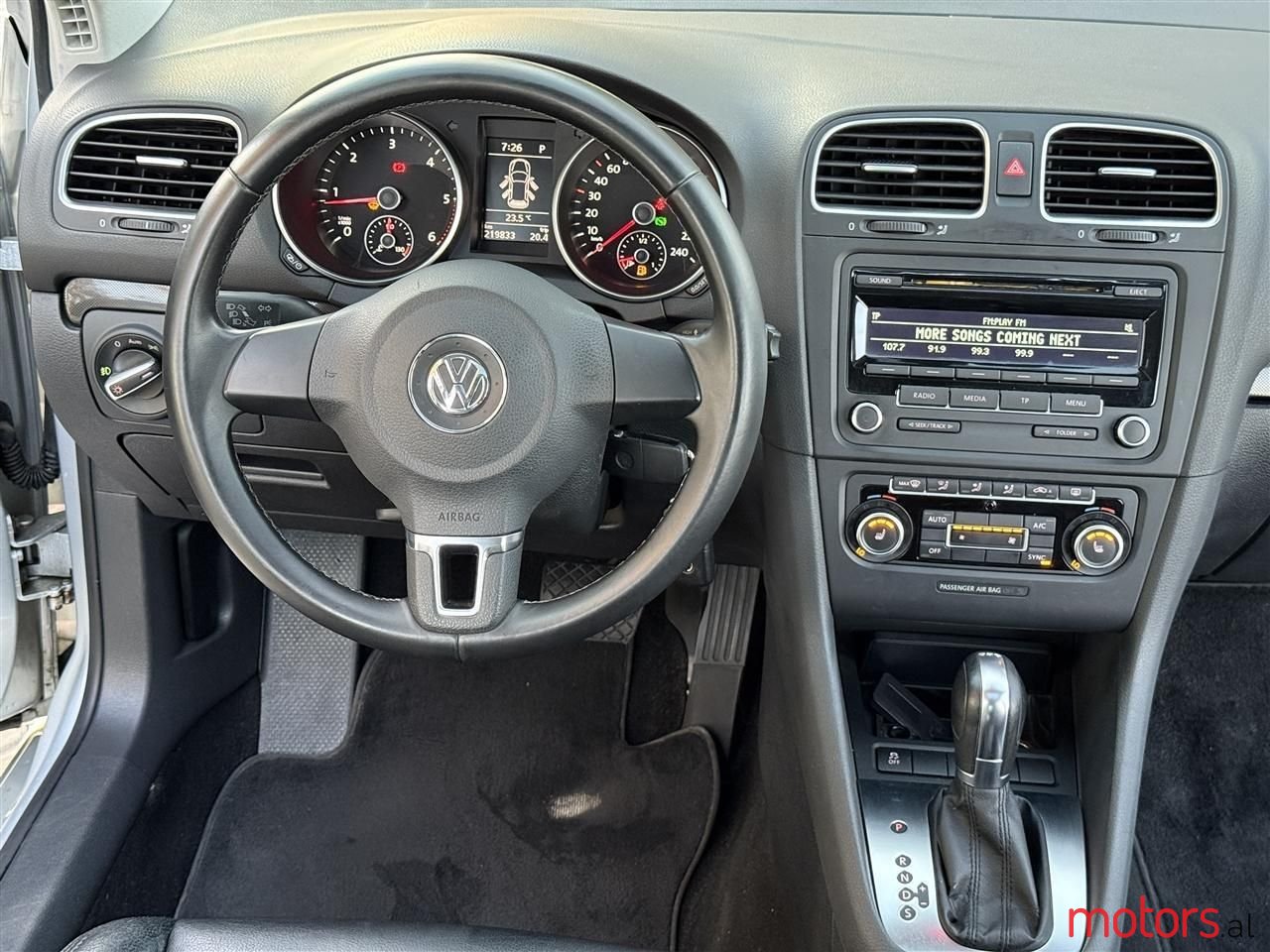 2012' Volkswagen Golf photo #4