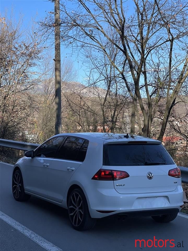 2015' Volkswagen Golf photo #2