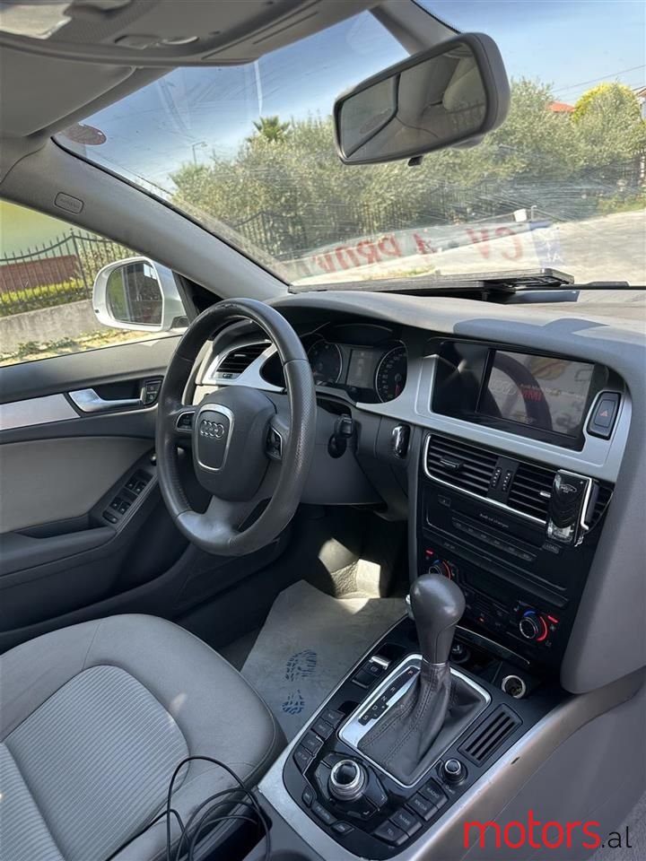 2010' Audi A4 photo #3