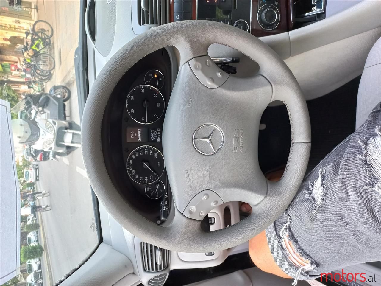 2005' Mercedes-Benz C 220 photo #6