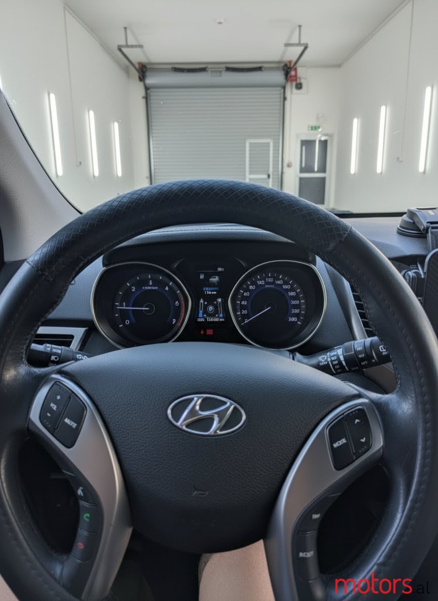 2012' Hyundai i30 photo #5