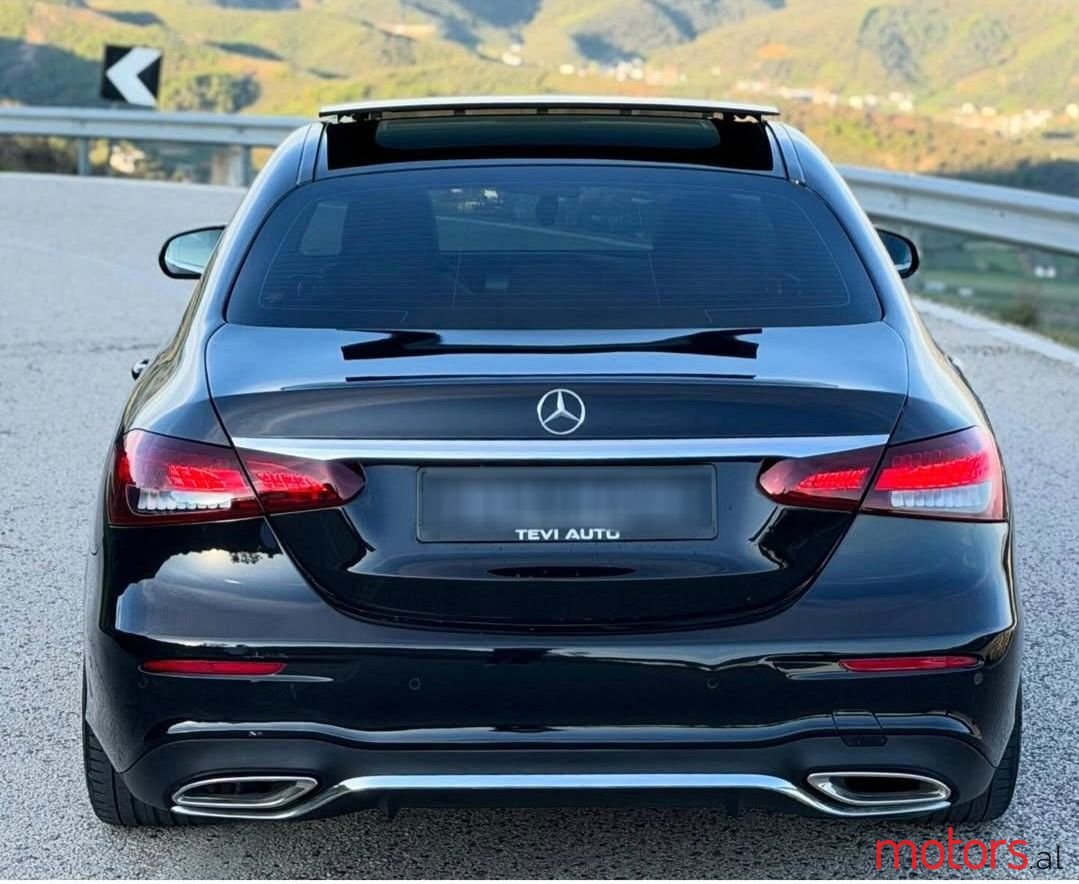 2017' Mercedes-Benz E 220 photo #3