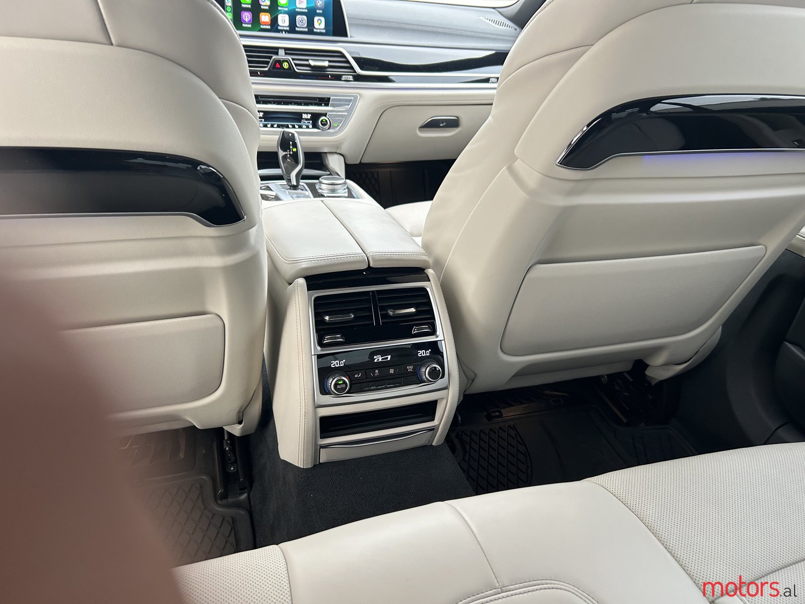 2022' BMW 730 photo #6