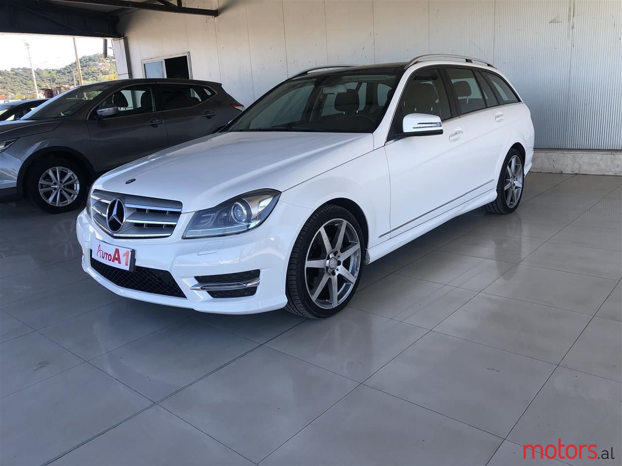 2013' Mercedes-Benz C 220 photo #1
