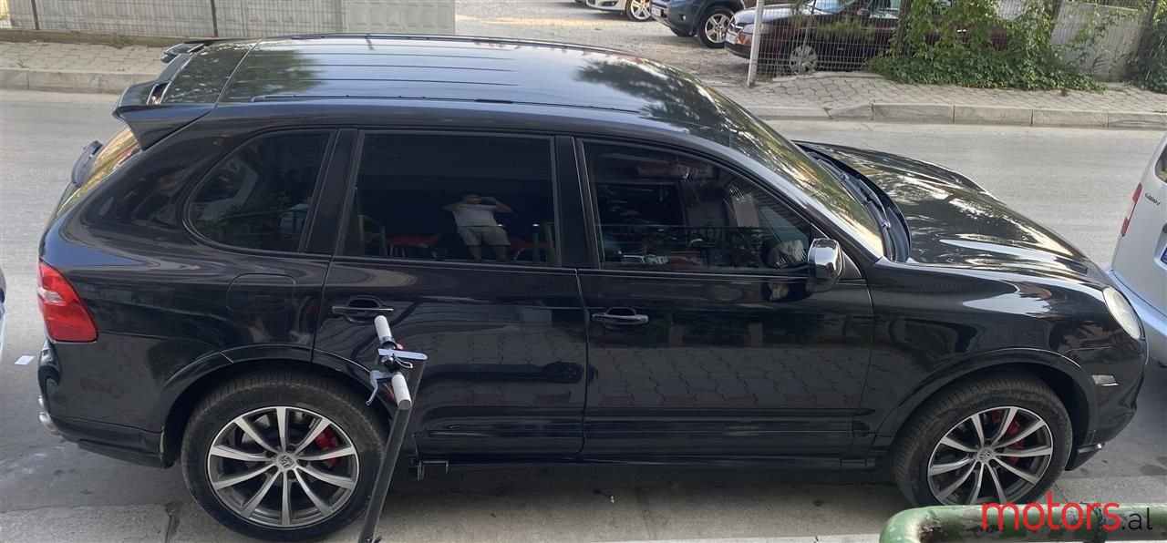 2009' Porsche Cayenne photo #6