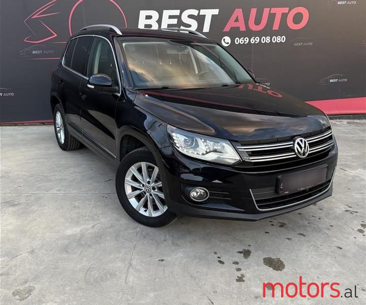 2015' Volkswagen Tiguan photo #1