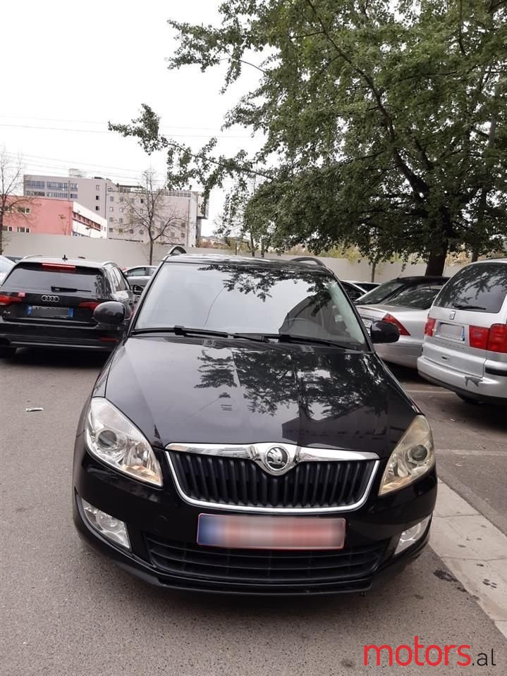 2014' Skoda Fabia photo #2