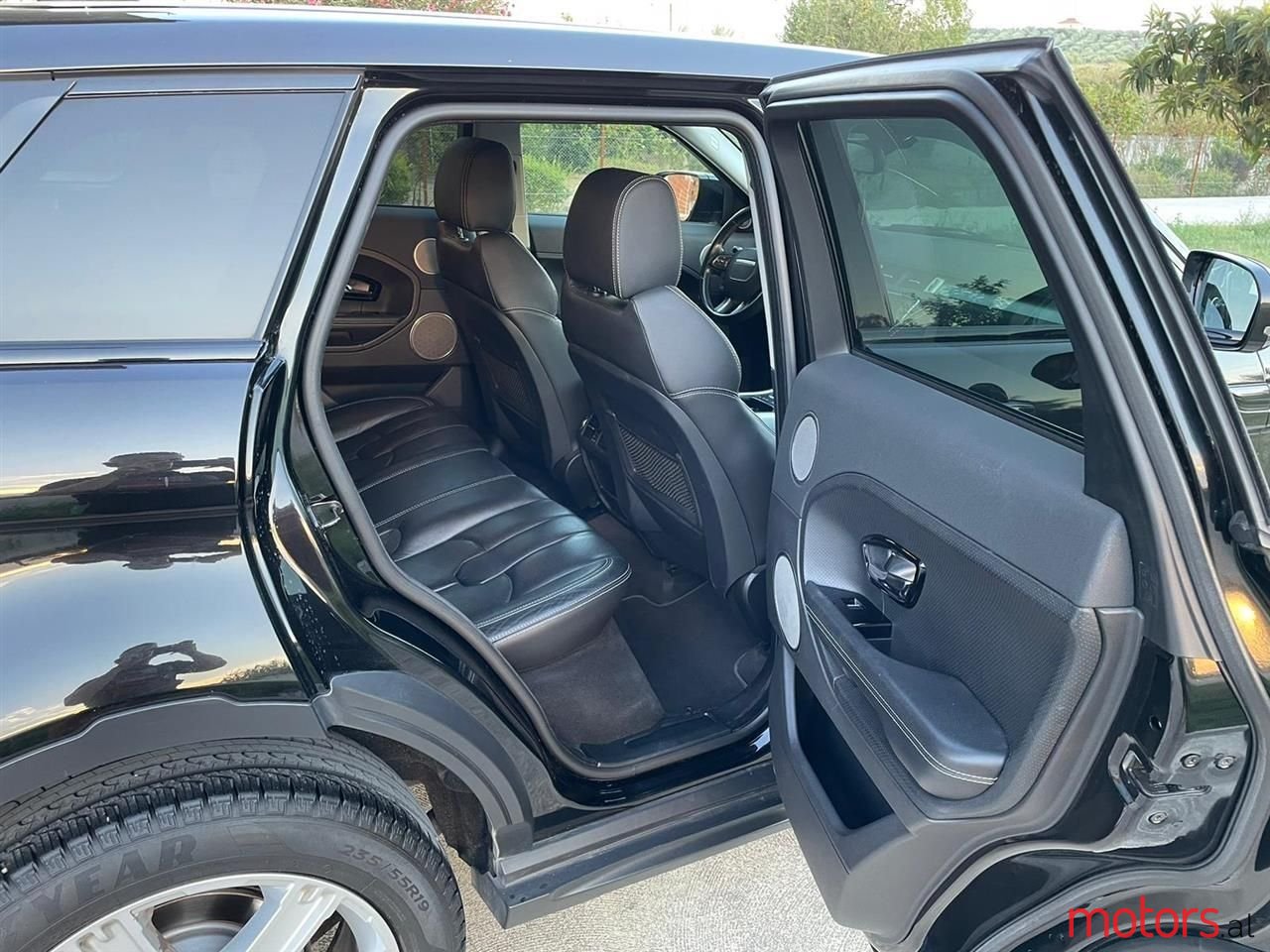 2013' Land Rover Range Rover Evoque photo #2