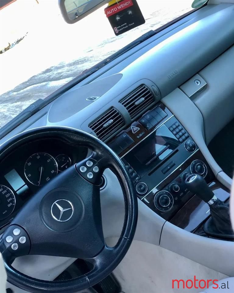 2005' Mercedes-Benz C 200 photo #2