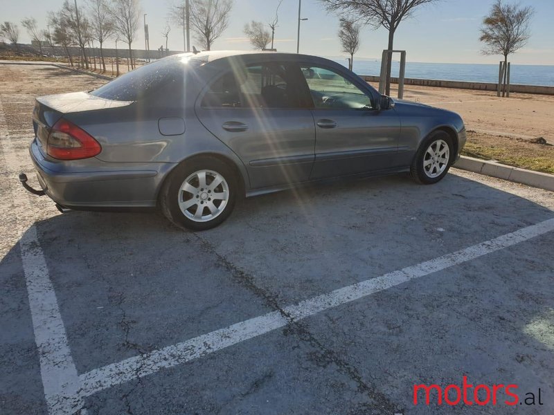 2009' Mercedes-Benz E 280 photo #6