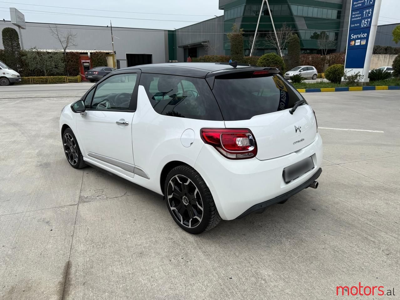 2012' Citroen DS3 photo #3