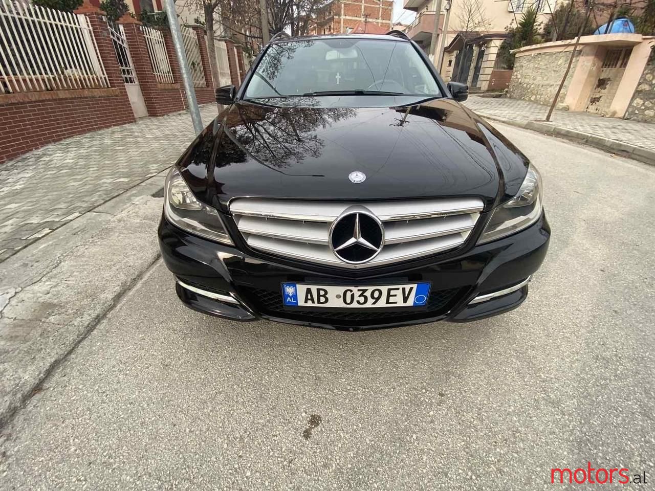 2015' Mercedes-Benz C 180 photo #1