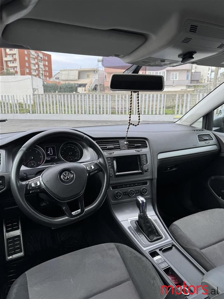 2014' Volkswagen Golf photo #6