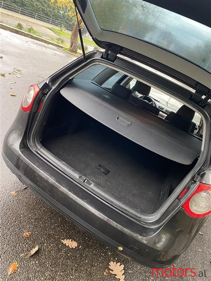 2007' Volkswagen Passat photo #4