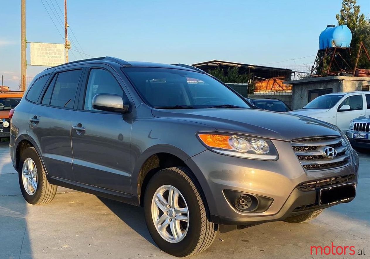 2012' Hyundai Santa Fe photo #1