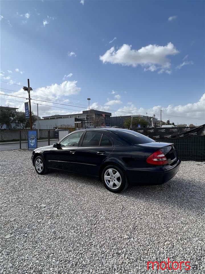 2005' Mercedes-Benz E 220 photo #5