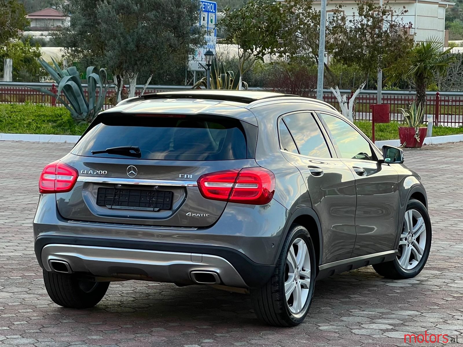 2015' Mercedes-Benz GLA 200 photo #3
