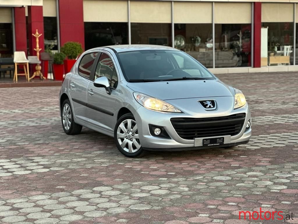 2011' Peugeot 207 photo #2