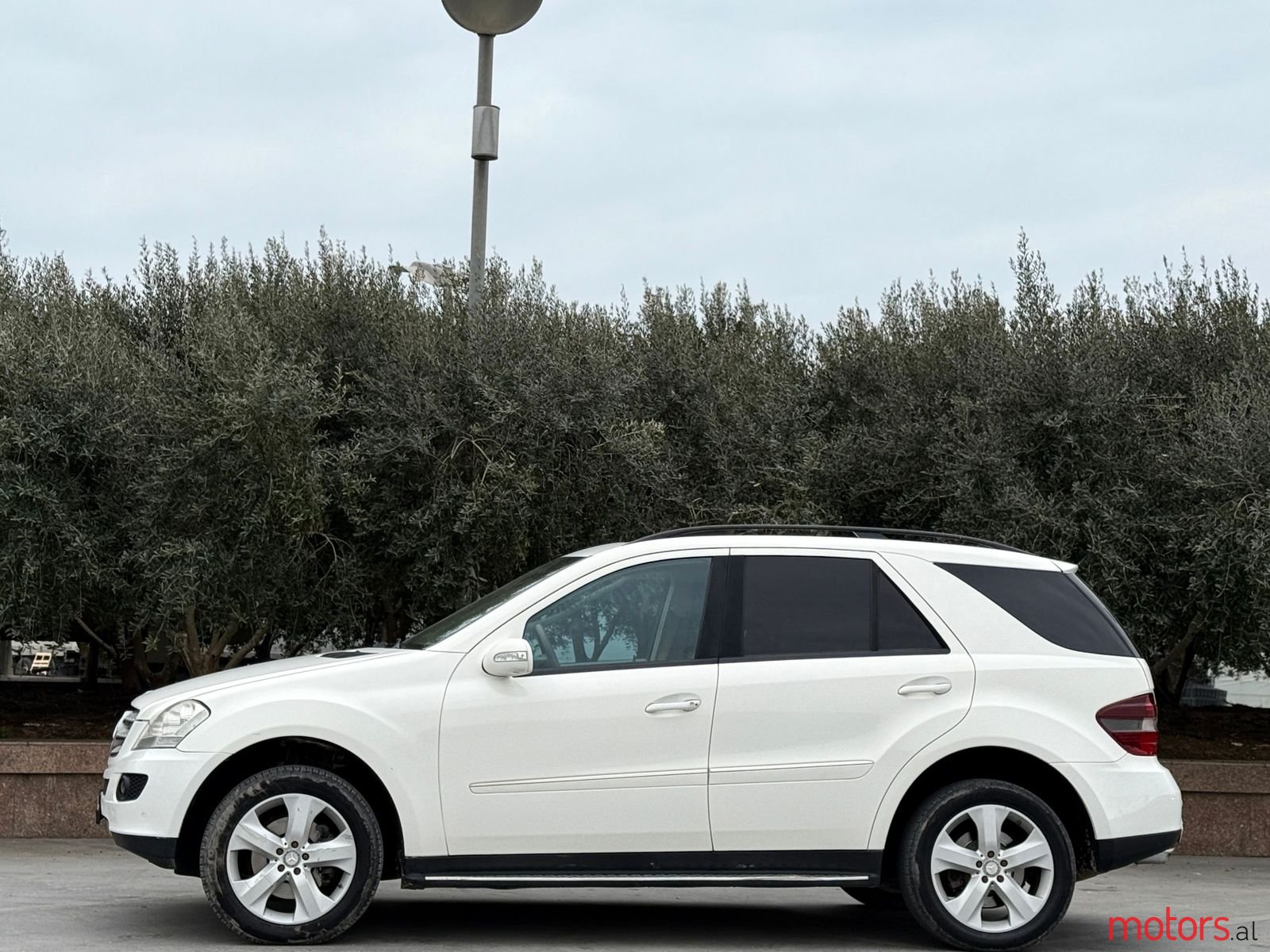 2008' Mercedes-Benz ML 320 photo #3