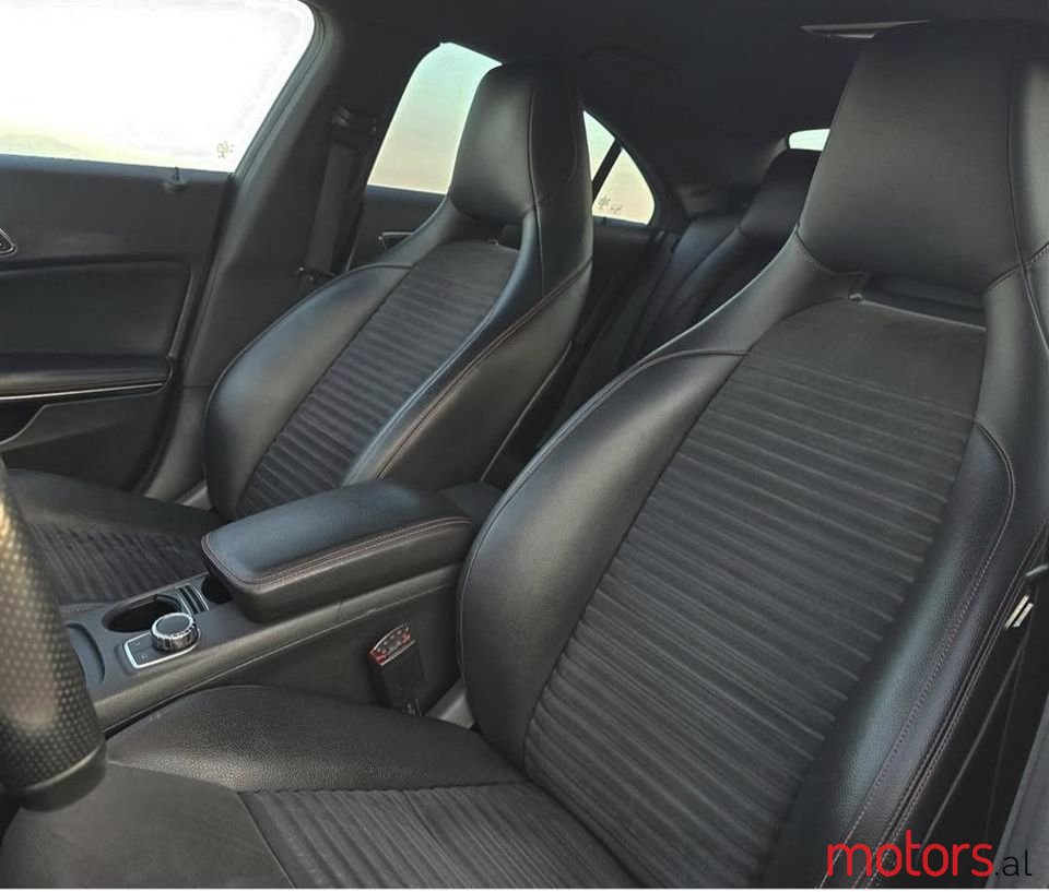 2014' Mercedes-Benz CLA 200 photo #2