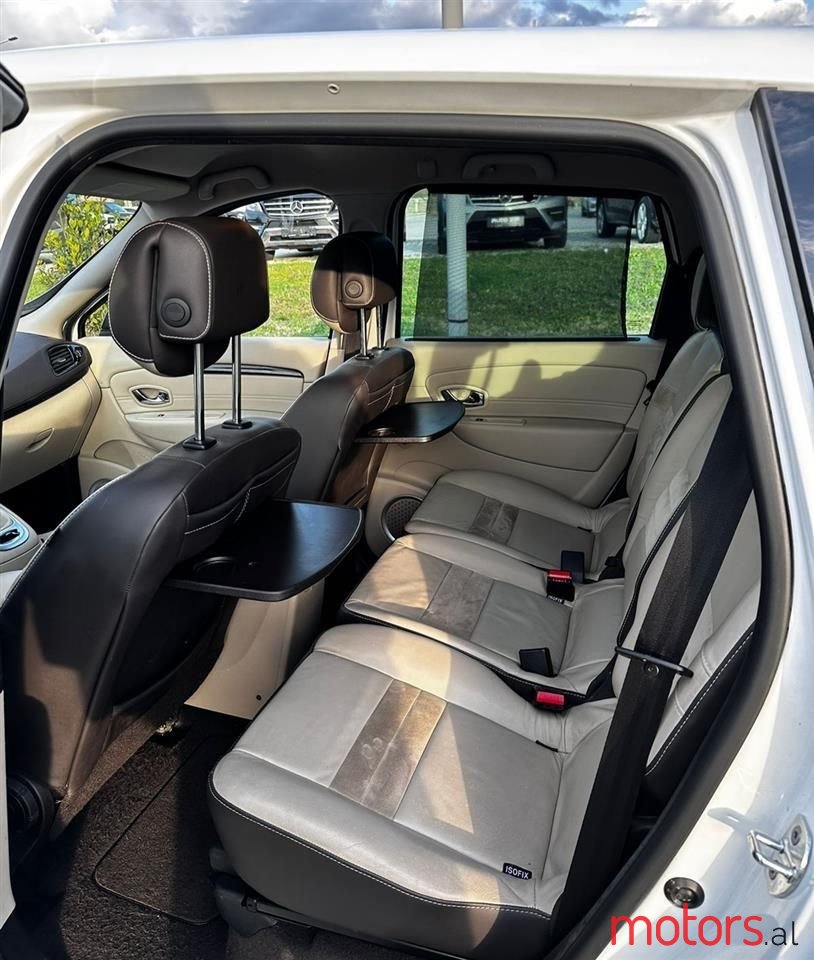 2012' Renault Grand Scenic photo #6