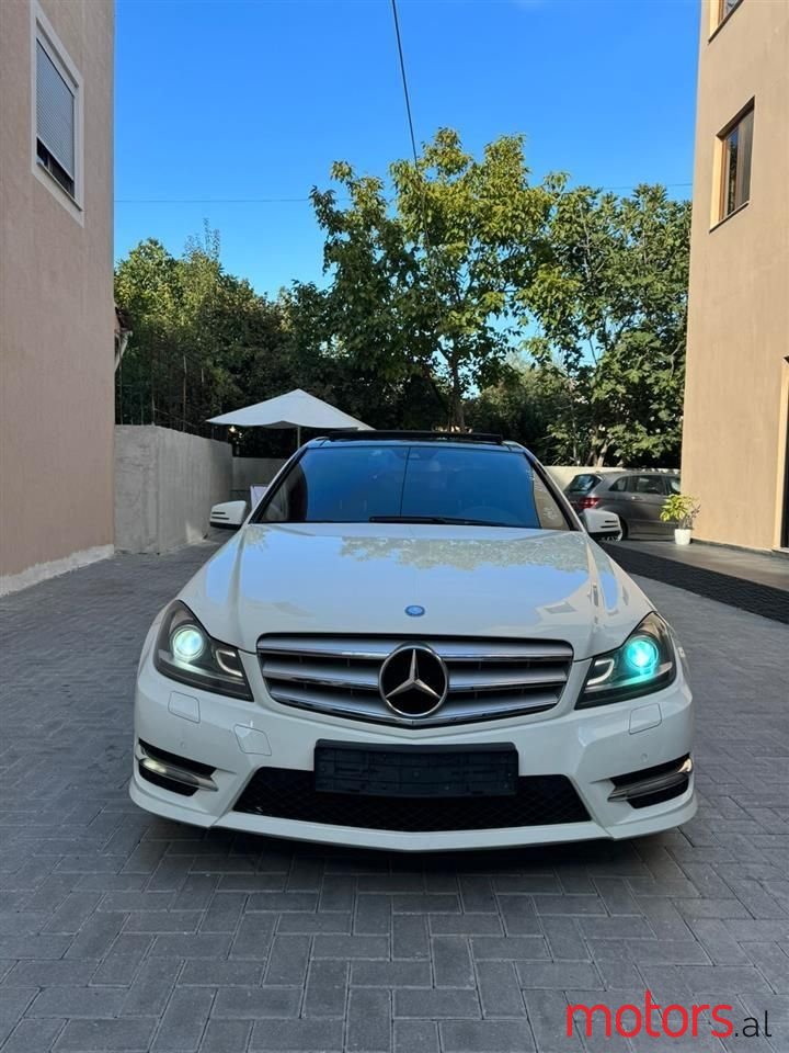 2012' Mercedes-Benz C 220 photo #3