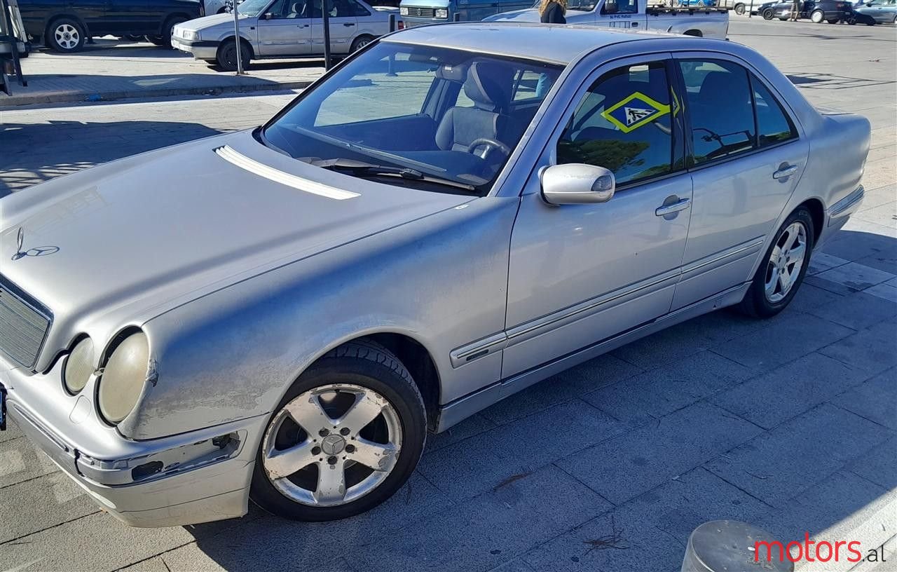 2000' Mercedes-Benz 270 photo #3