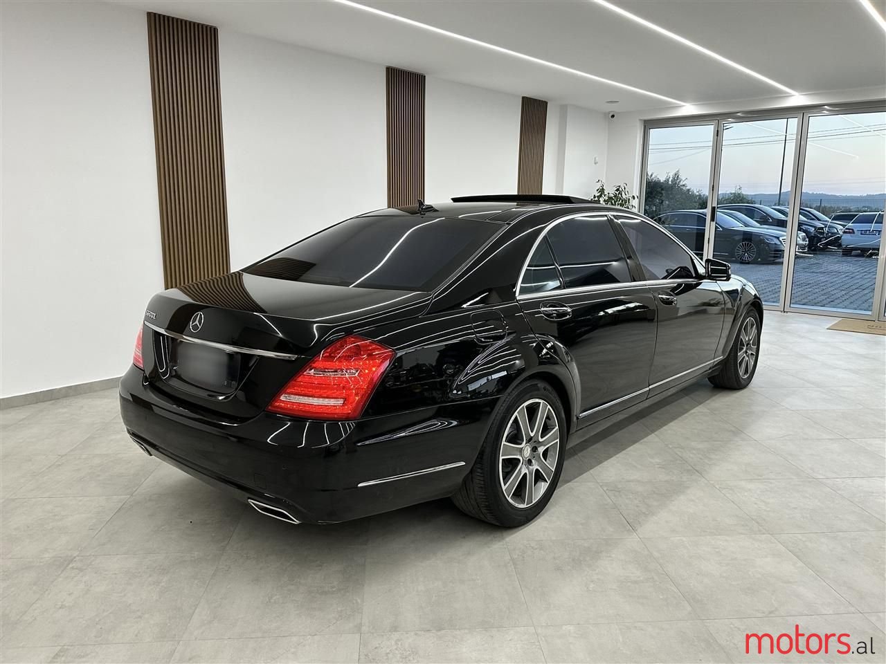 2010' Mercedes-Benz S 550 photo #3