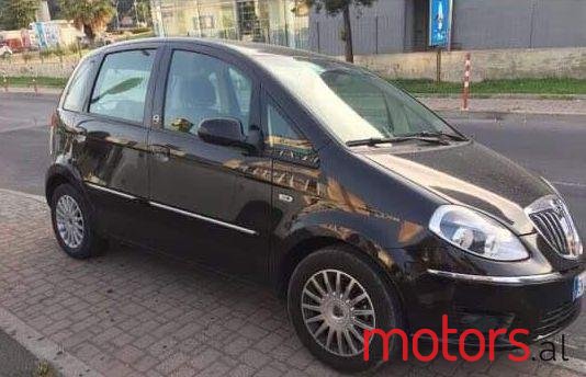 2012' Lancia Musa photo #3